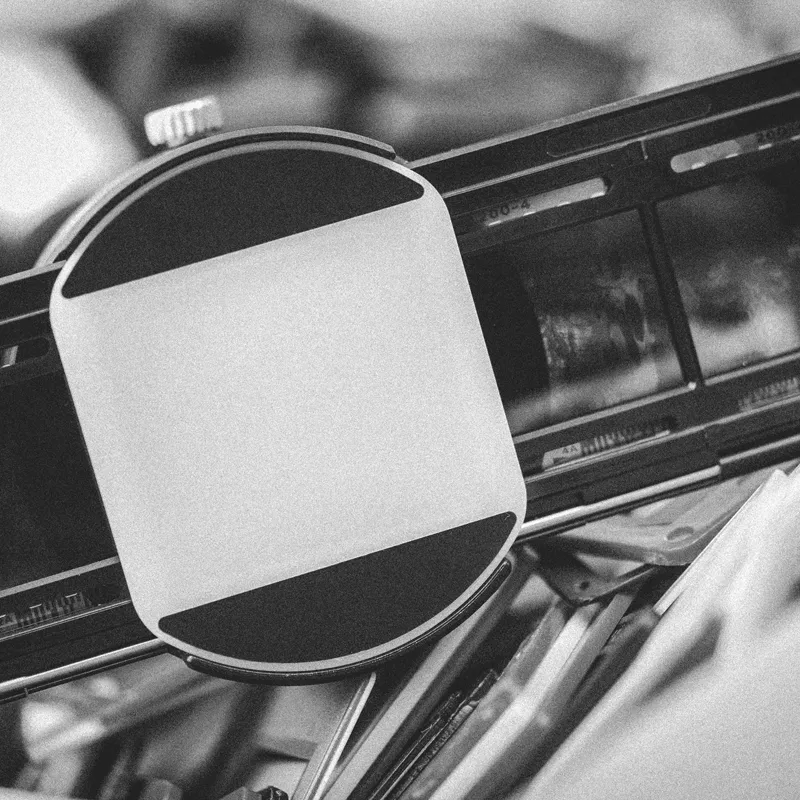 Negative film digitising using a tray